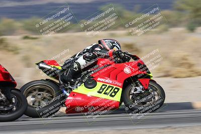 media/Nov-16-2025-Race Pace (Sun) [[8c5fa54630]]/Verified Riders/7-Turn 4 (1155am)/